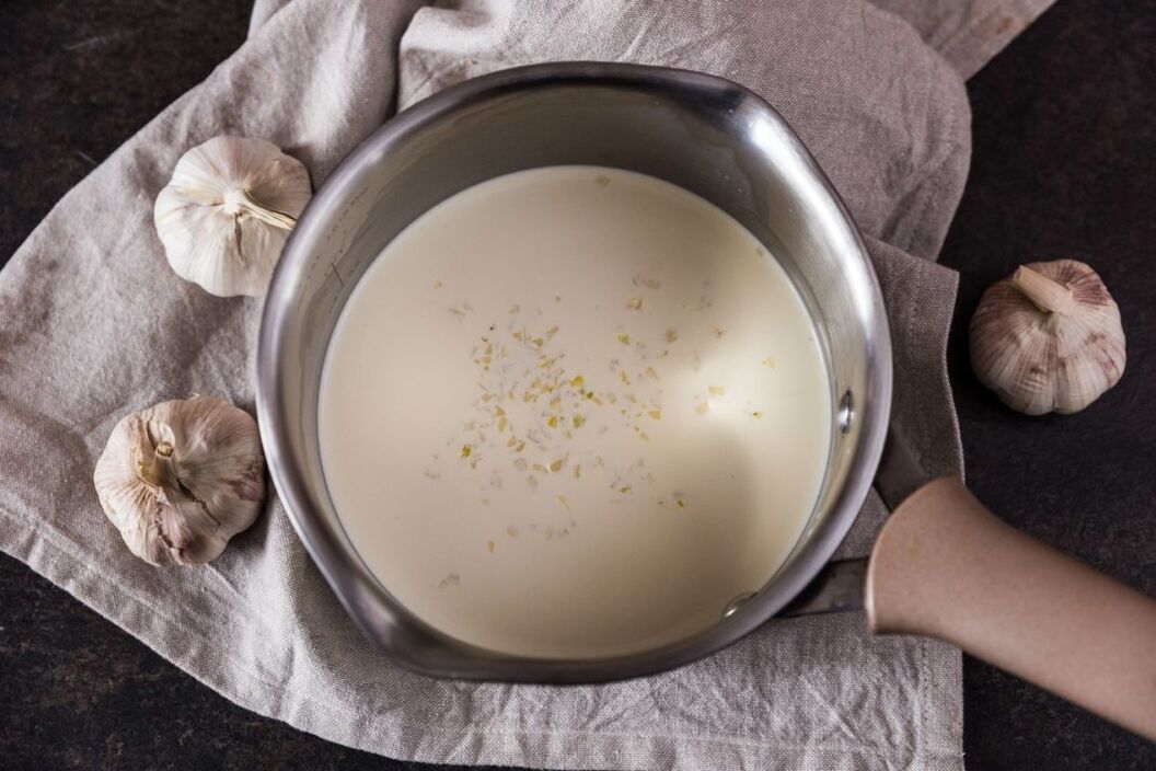 Sup susu dengan bawang putih terhadap parasit